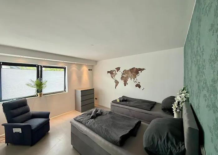 1 Διαμέρισμα *