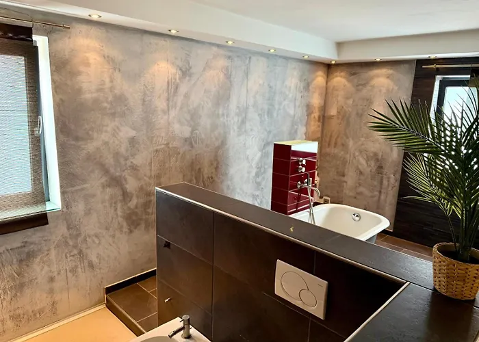 1 Διαμέρισμα *